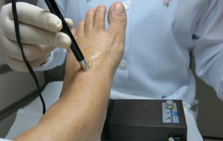 Por qué es importante el cuidado de los pies guiado por un podólogo